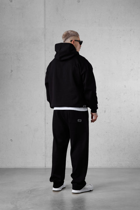 BLACK E. STATEMENT BAGGY JOGGER