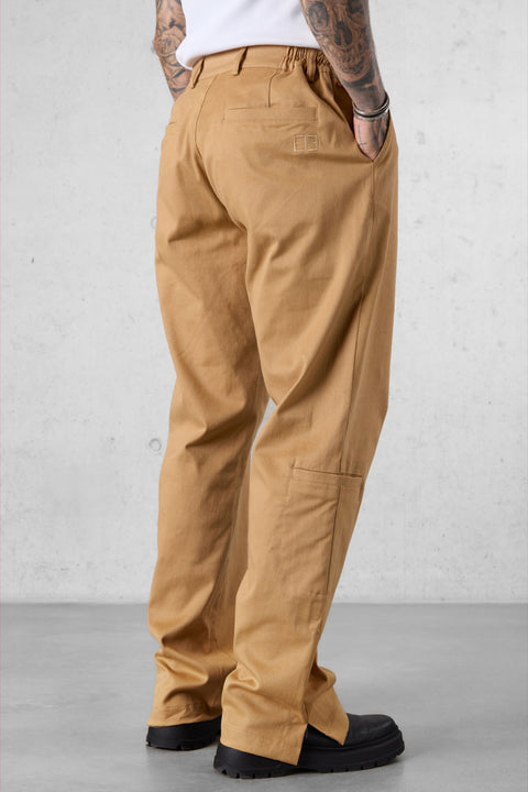 CAMEL SLIT CHINO PANTS