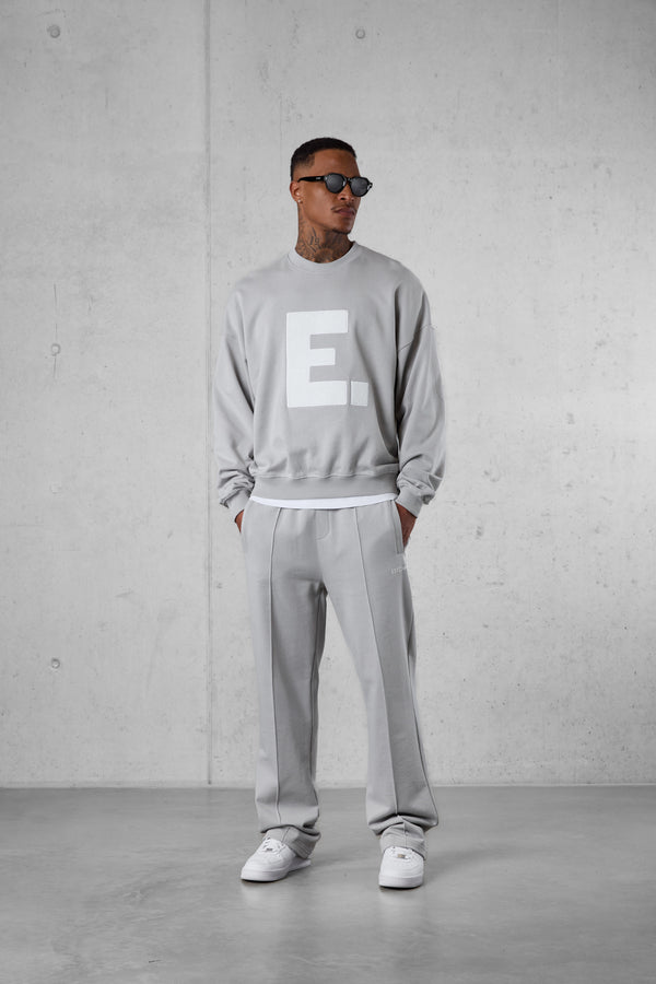 GREY E. STATEMENT APPLIQUÉ OVERSIZED SWEATER