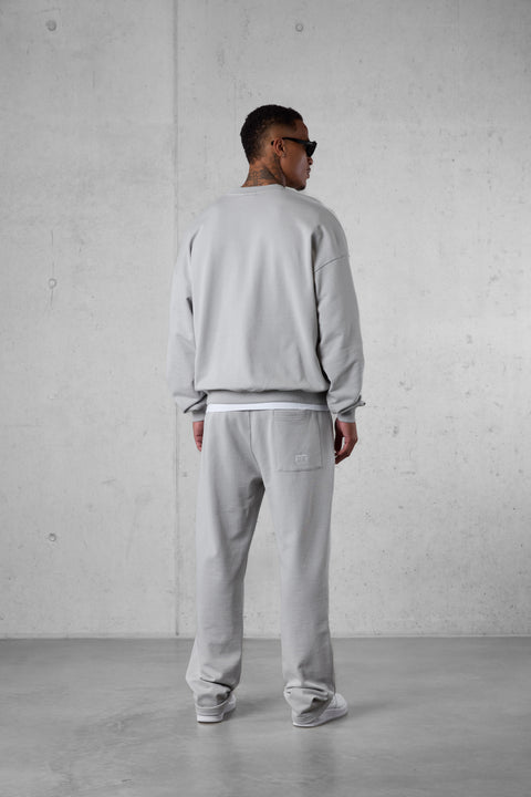 GREY E. STATEMENT APPLIQUÉ OVERSIZED SWEATER