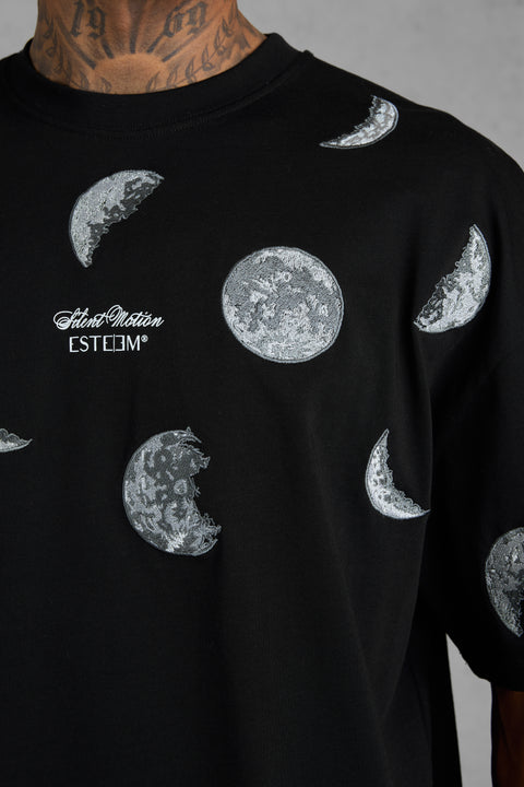 BLACK SILENT MOTION MOON OVERSIZED TEE