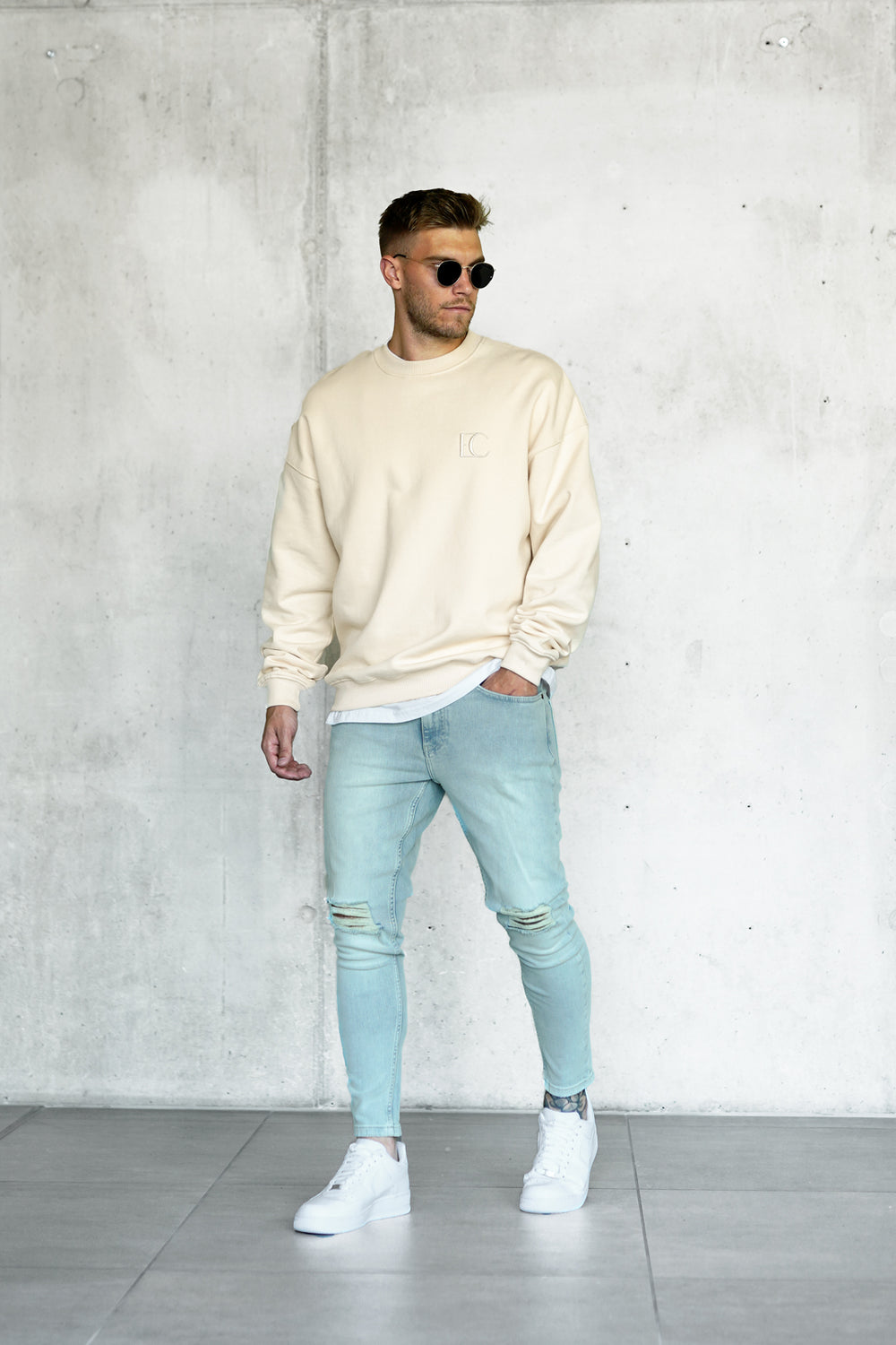 WASHED CREMEBLUE DESTROYED JEANS